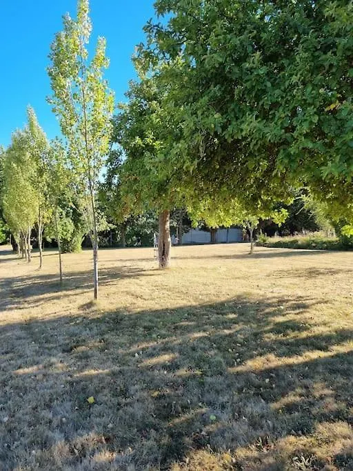 Holiday home Longere Independante Avec Terrain De Tennis Prive Saint-Maugan France